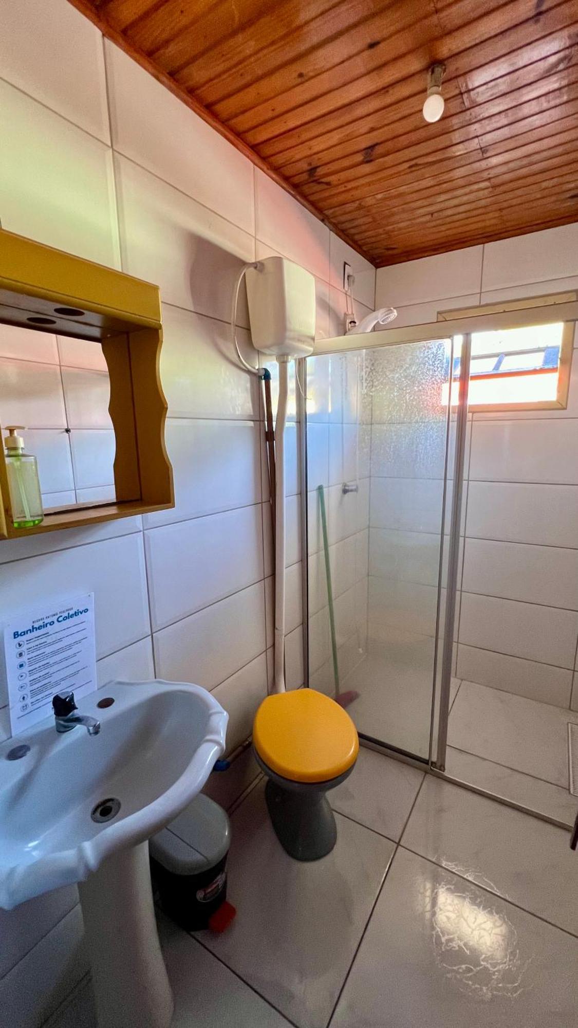 Hostel Antonio Pescador - Centro Da Guarda do Embaú Szoba fotó